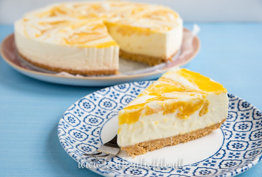 Yoghurttaart met mango en witte chocolade