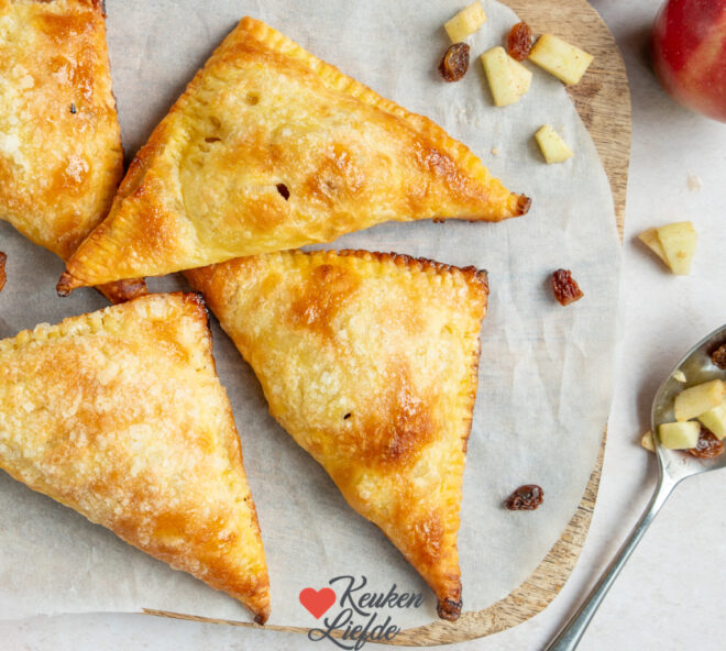 Bak de appelflappen goudbruin