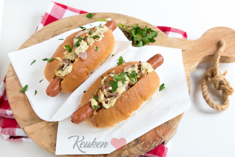 Broodje hotdog met zuurkool (kookvideo)