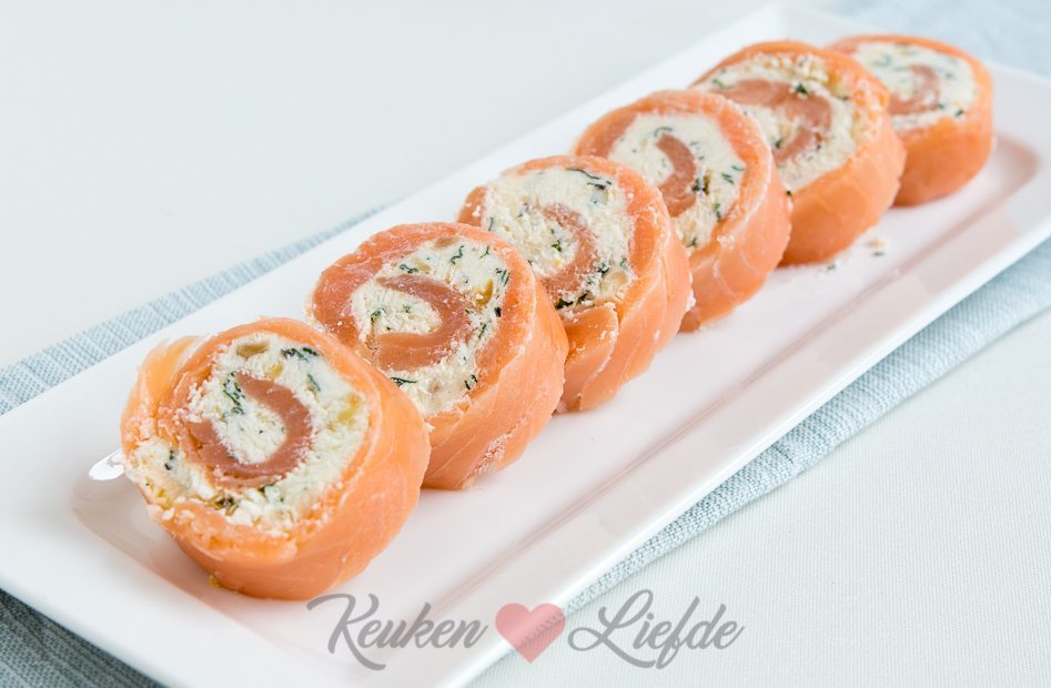 Zalmrol met basilicumroomkaas