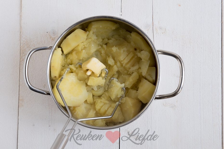 Zoete-aardappelstamppot met paksoi en hete kip