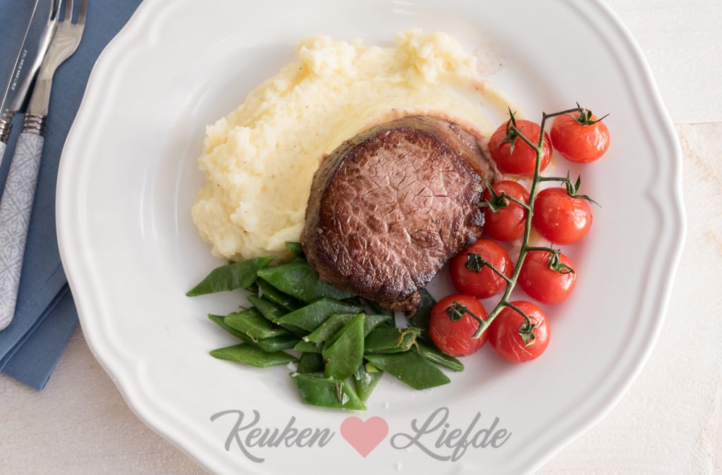 Aardappelmousseline met biefstuk en snijbonen