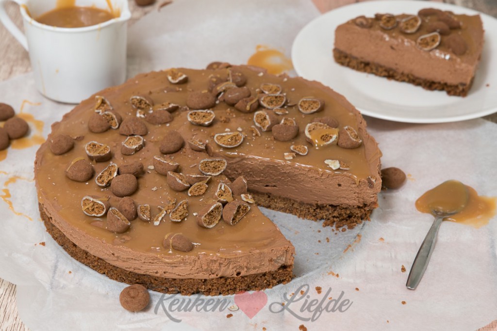 No bake chocoladecheesecake met gezouten karamelsaus