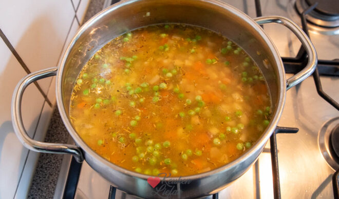 Kook de laatste 5 minuten de doperwten mee