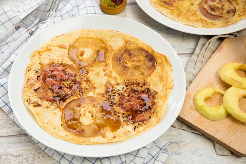 Pannenkoek met appel en spek