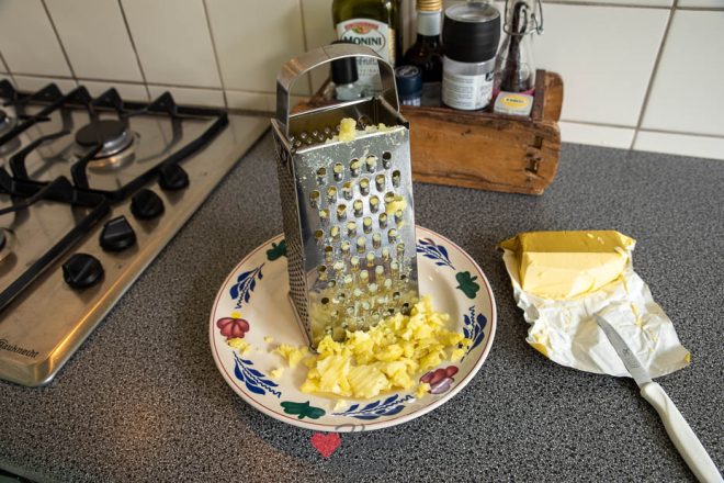 Pel en rasp de aardappels