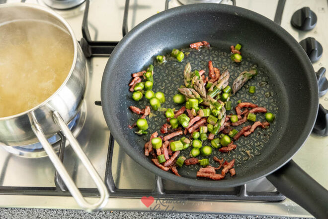 Bak de groene aspergetips mee