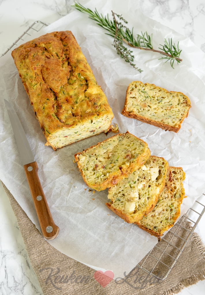 Courgettebrood met feta en zongedroogde tomaat Courgettebrood met feta en zongedroogde tomaat