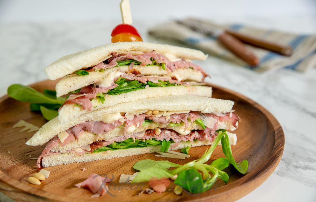Sandwich met rosbief en truffelmayonaise