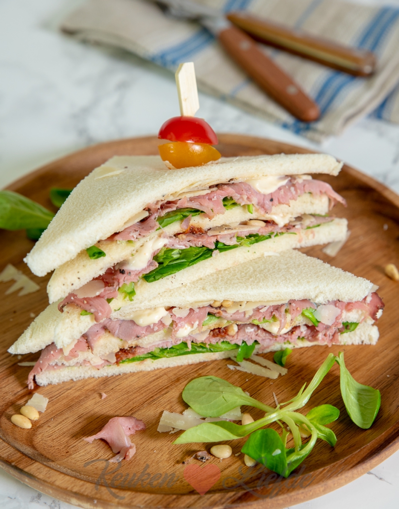 Sandwich met rosbief en truffelmayonaise Sandwich met rosbief en truffelmayonaise