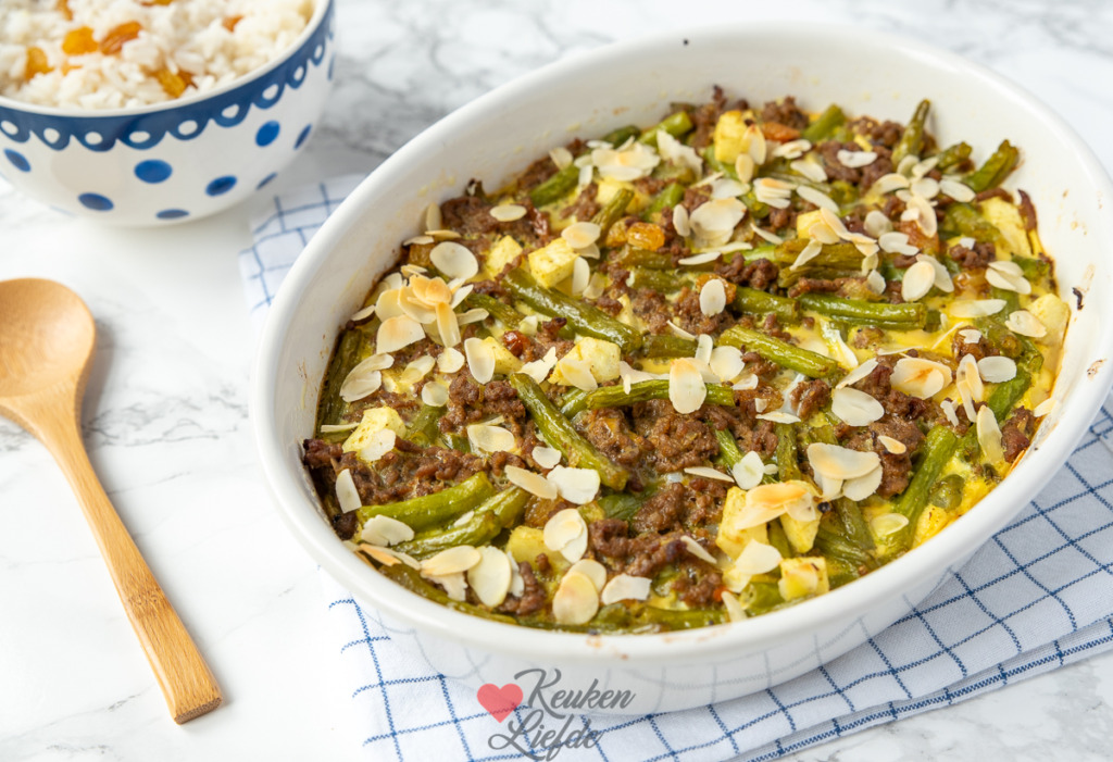 Afrikaanse bobotie met sperziebonen