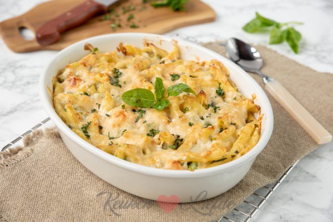 Pasta ovenschotel met zalm en basilicum roomsaus