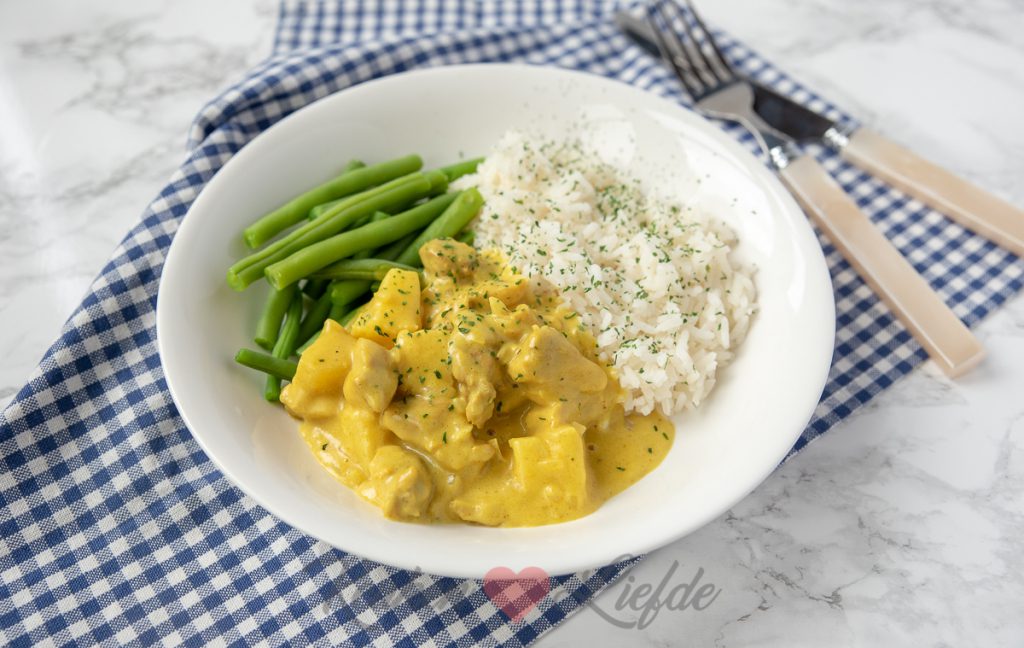 Kip kerrie met sperziebonen