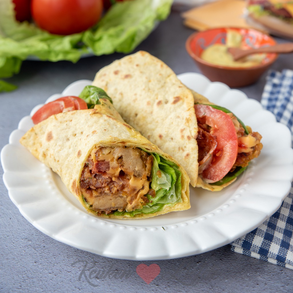 BLT wrap met krokante kip en honing-mosterdsaus BLT wrap met krokante kip en honing-mosterdsaus