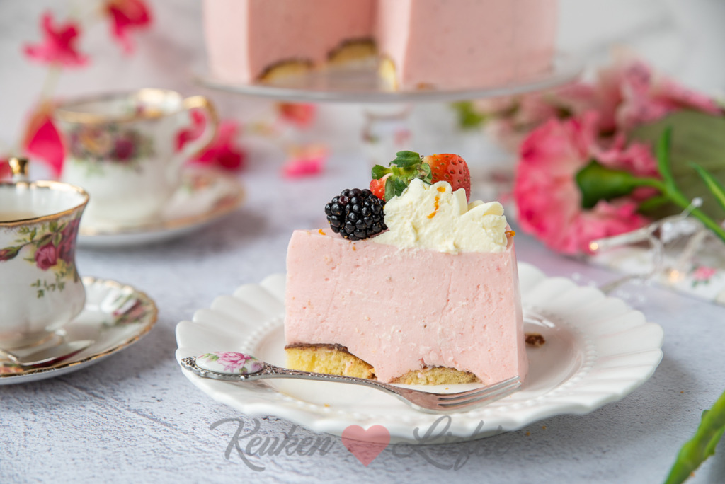 Aardbeienkwarktaart met madeleines (+ tips en ideeën voor Moederdag!) Aardbeienkwarktaart met madeleines (+ tips en ideeën voor Moederdag!)