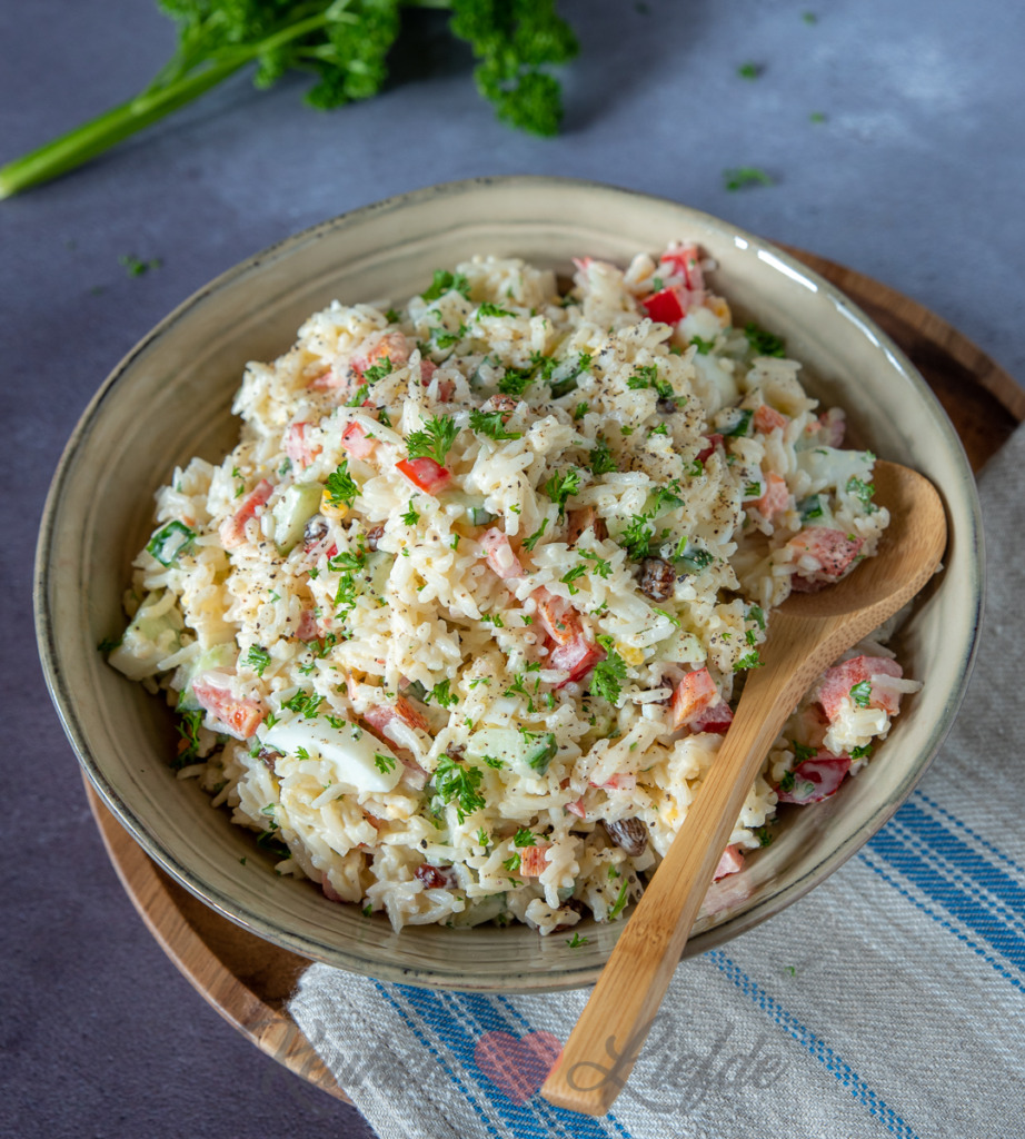 Rijstsalade met ei en komkommer
