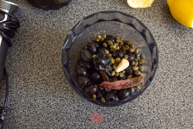 Doe alle ingrediënten in de keukenmachine