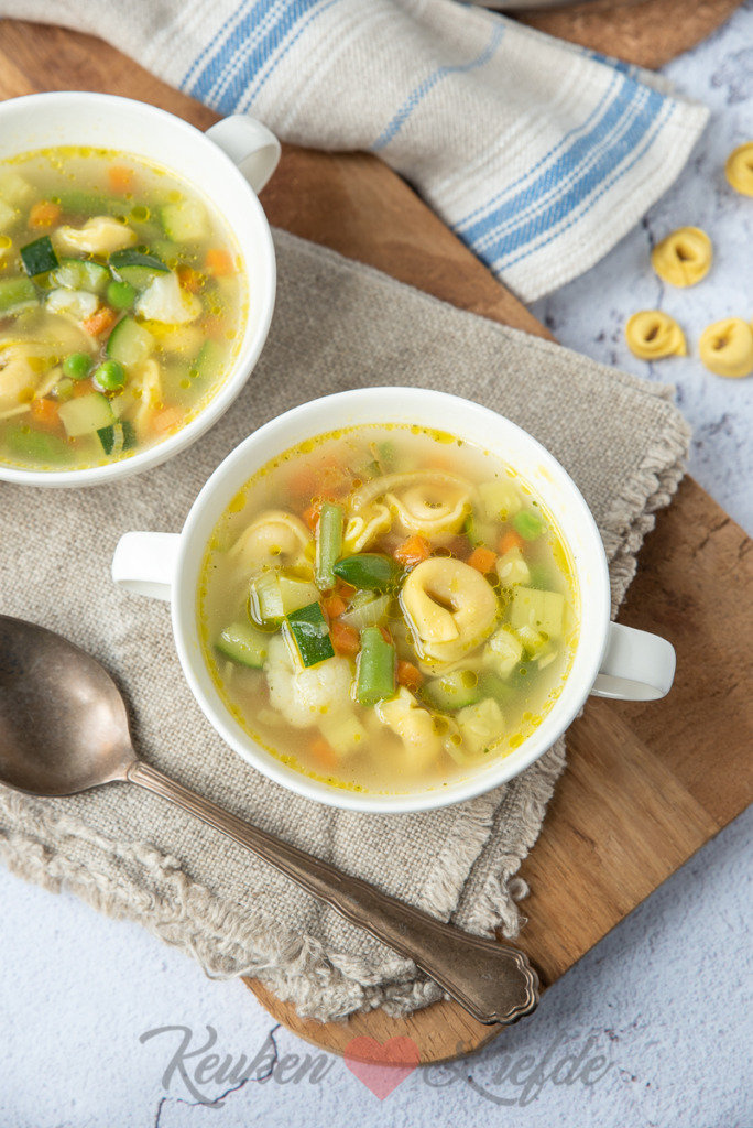 Minestrone met kaastortellini Minestrone met kaastortellini