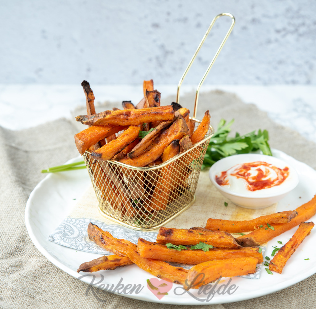 Zoete aardappelfriet uit de oven