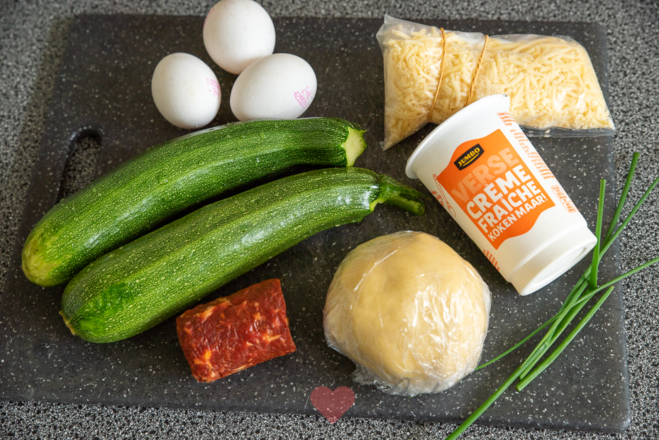 Courgette quiche met chorizo