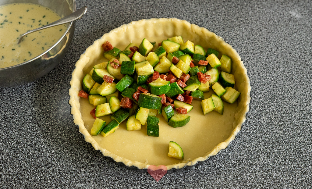 Courgette quiche met chorizo