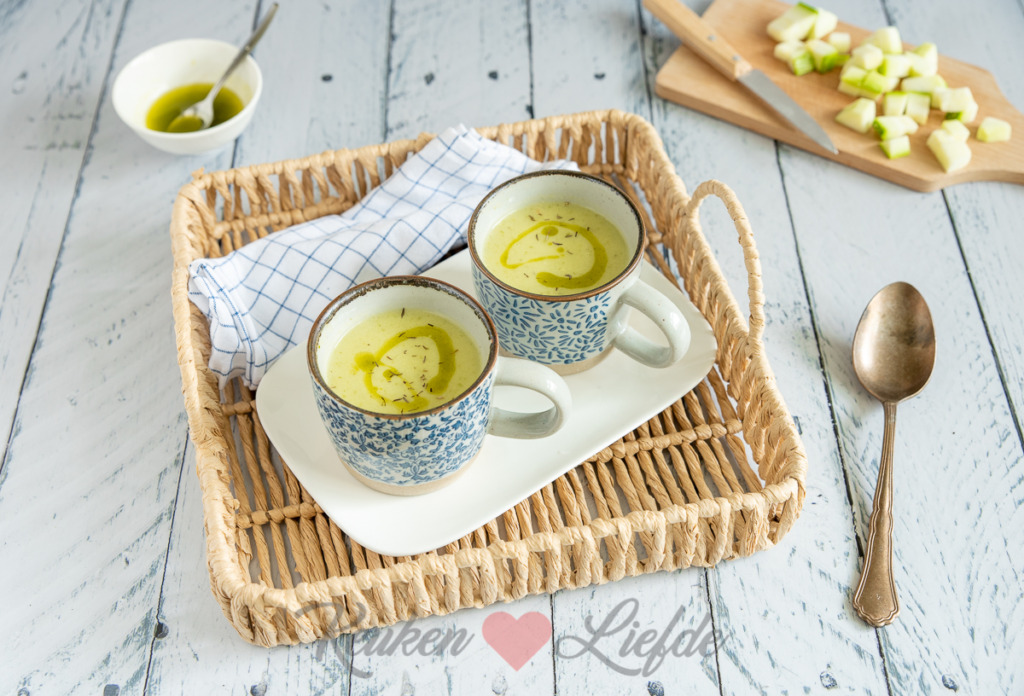 Courgettesoep met pesto