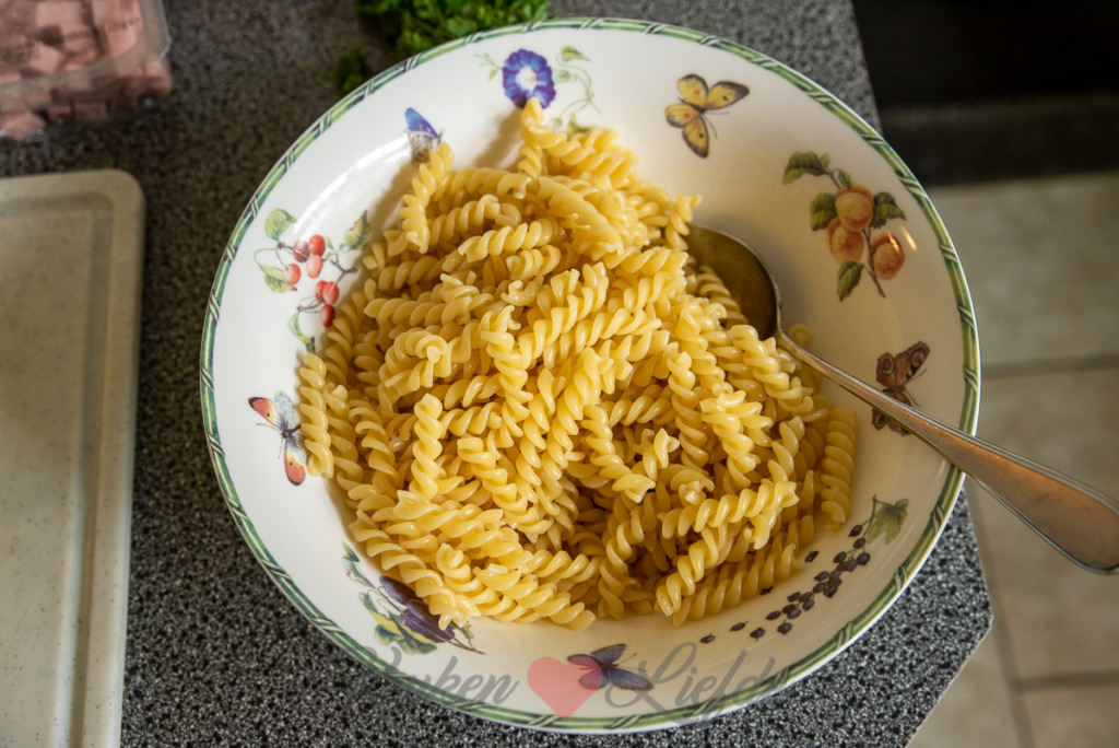 Pasta gratin met witlof, ham en kaassaus