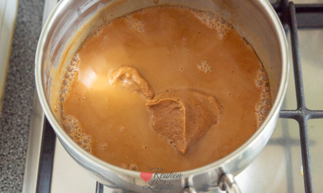 Roer de pindakaas erdoor