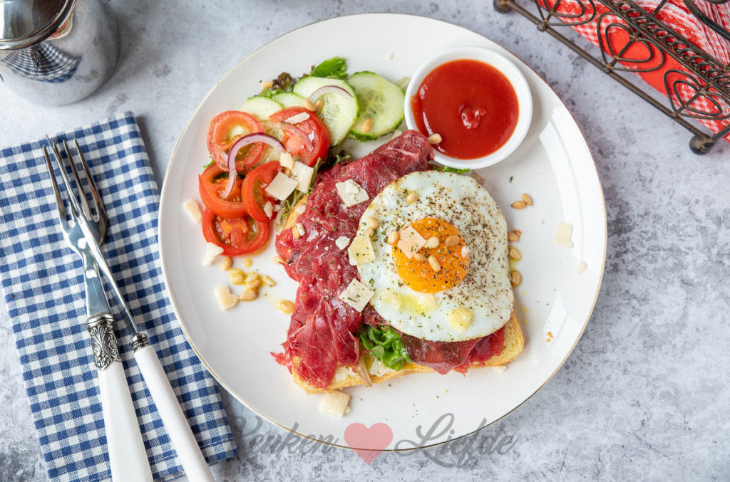 Uitsmijter carpaccio