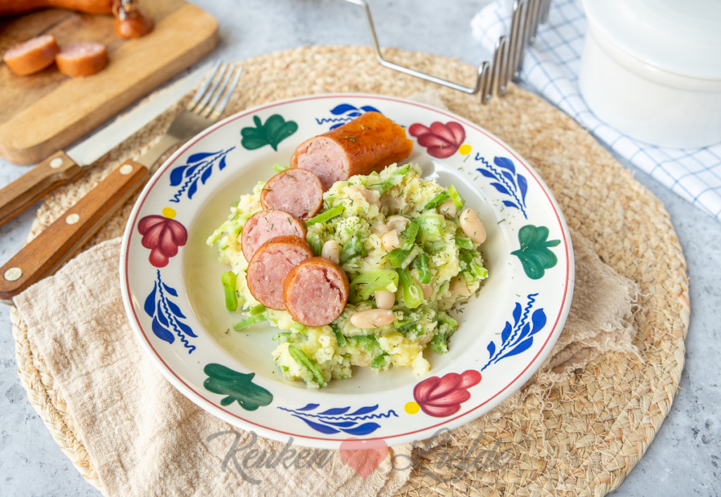 Blote billetjes in het gras (snijbonenstamppot)