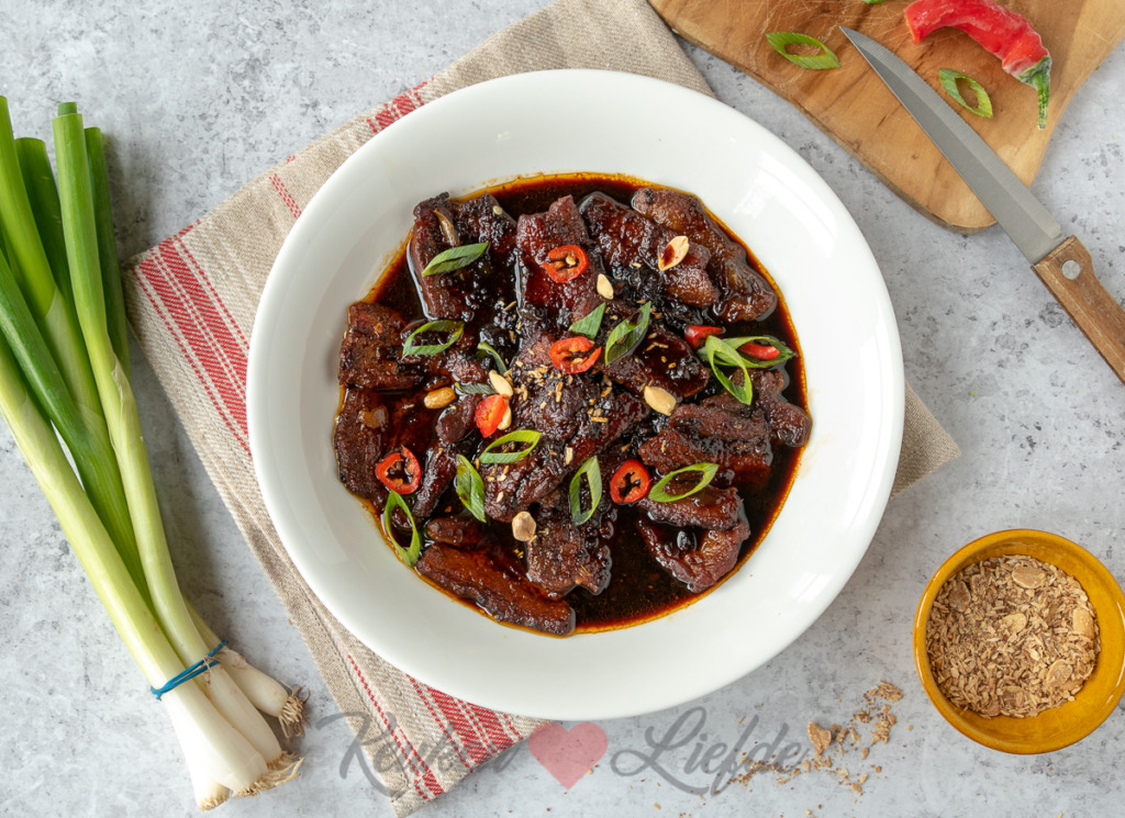 Indische speklapjes in ketjapsaus