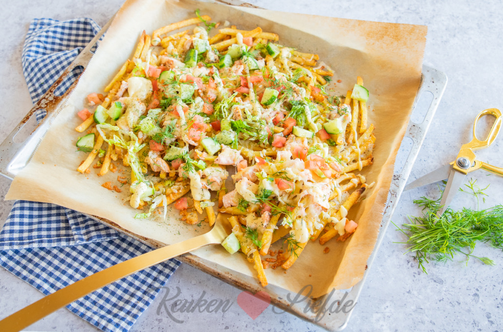 Kapsalon met zalm van het bakblik