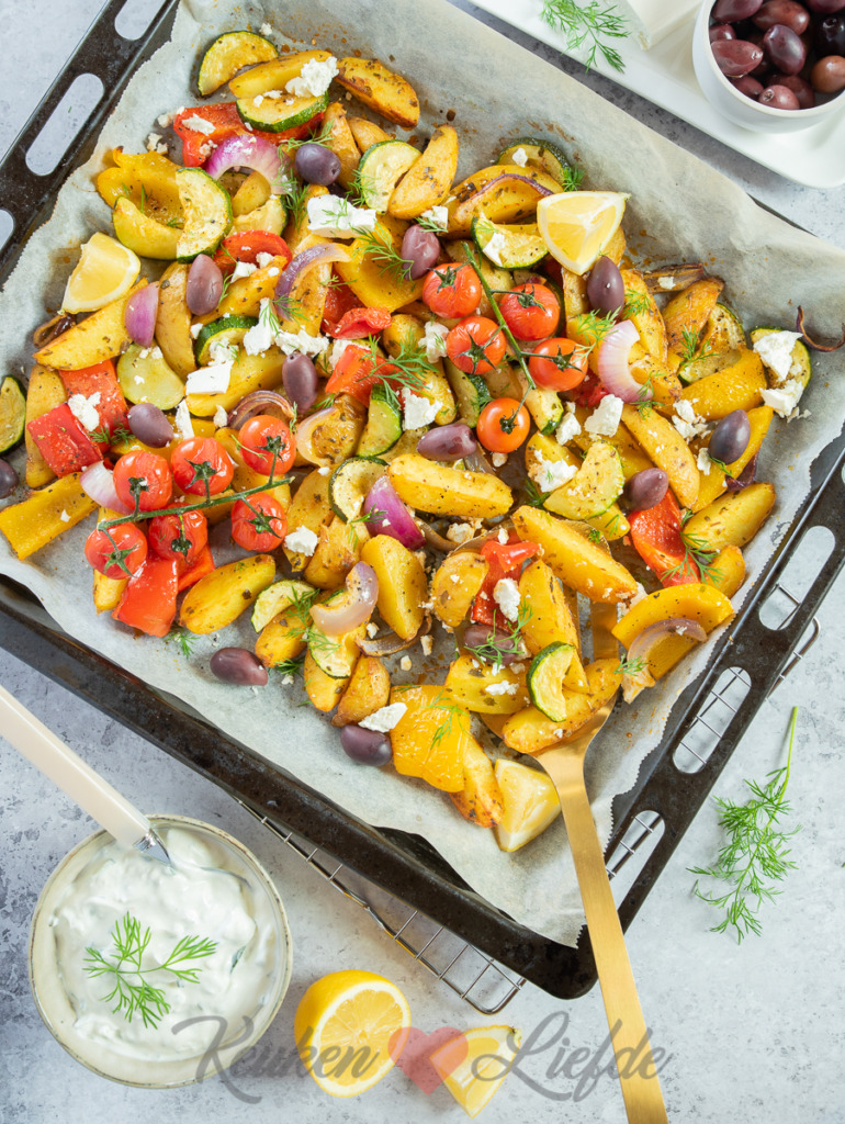 Griekse traybake met feta en tzatziki Griekse traybake met feta en tzatziki