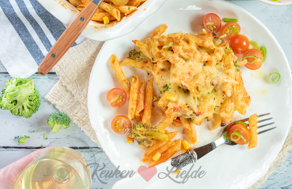Pastaschotel met broccoli en mais
