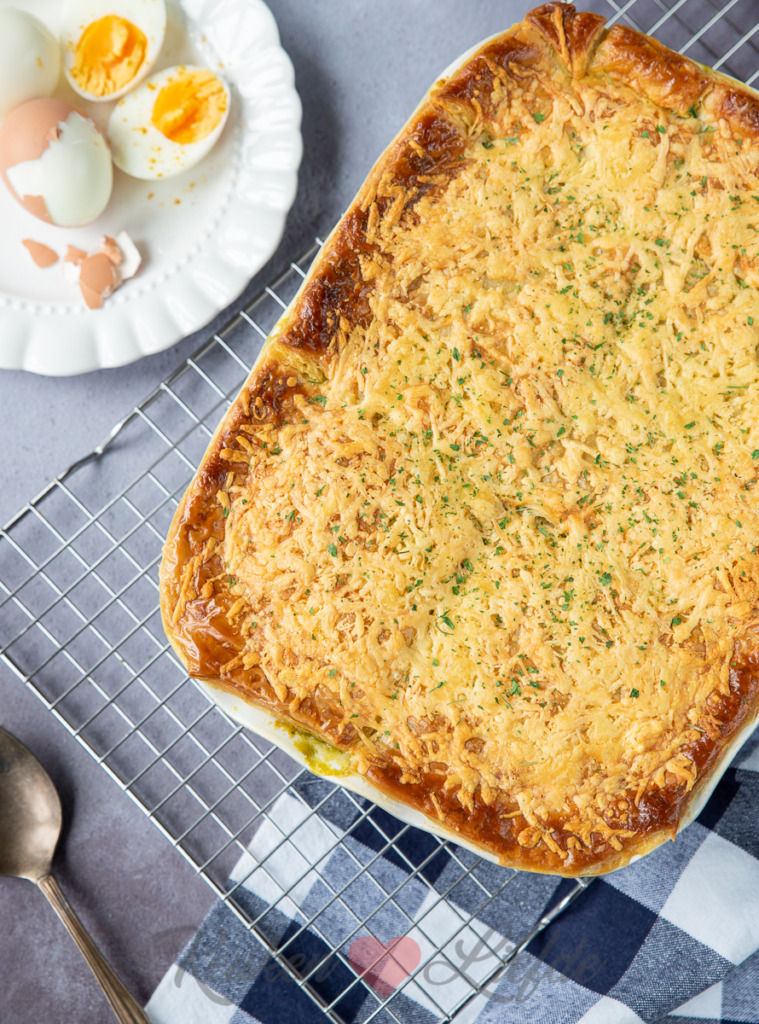 Spinazieschotel met gehakt en bladerdeegdakje Spinazieschotel met gehakt en bladerdeegdakje