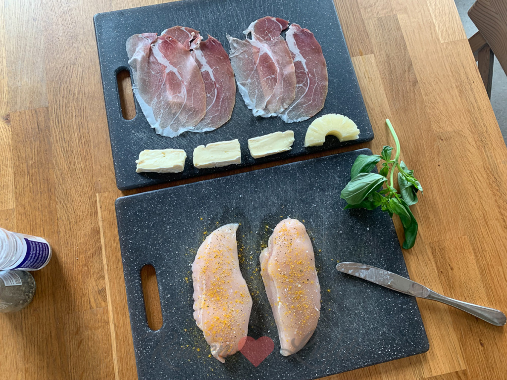 Gevulde kip met brie en ananas Gevulde kip met brie en ananas