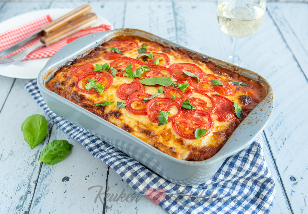 Aardappelschotel met bolognesesaus