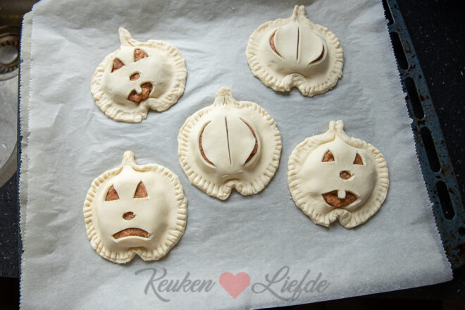 Dek af met bladerdeeggezichtje