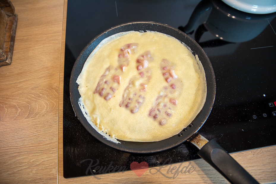 Pannenkoek met spek en kaas Pannenkoek met spek en kaas