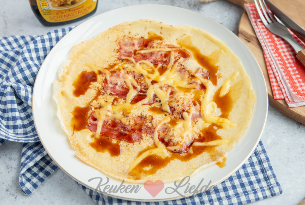 Pannenkoek met spek en kaas Pannenkoek met spek en kaas