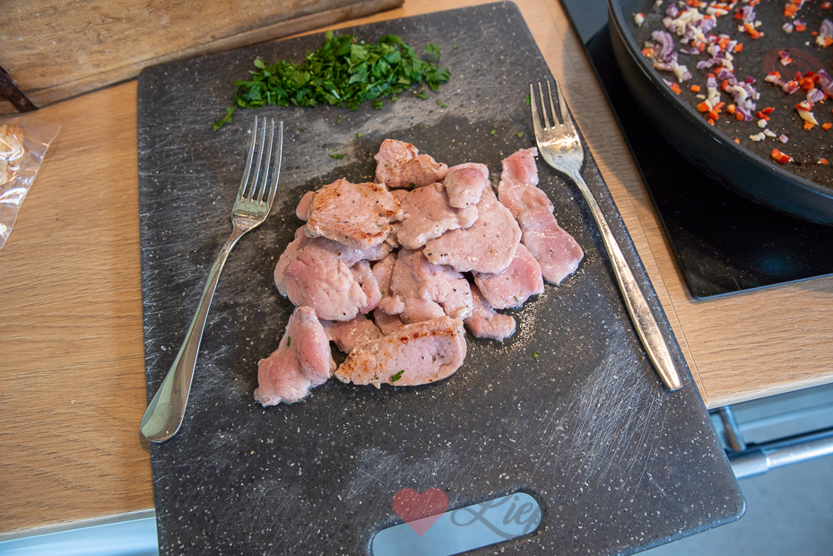 Penne met stroganoffsaus en varkenshaas Penne met stroganoffsaus en varkenshaas