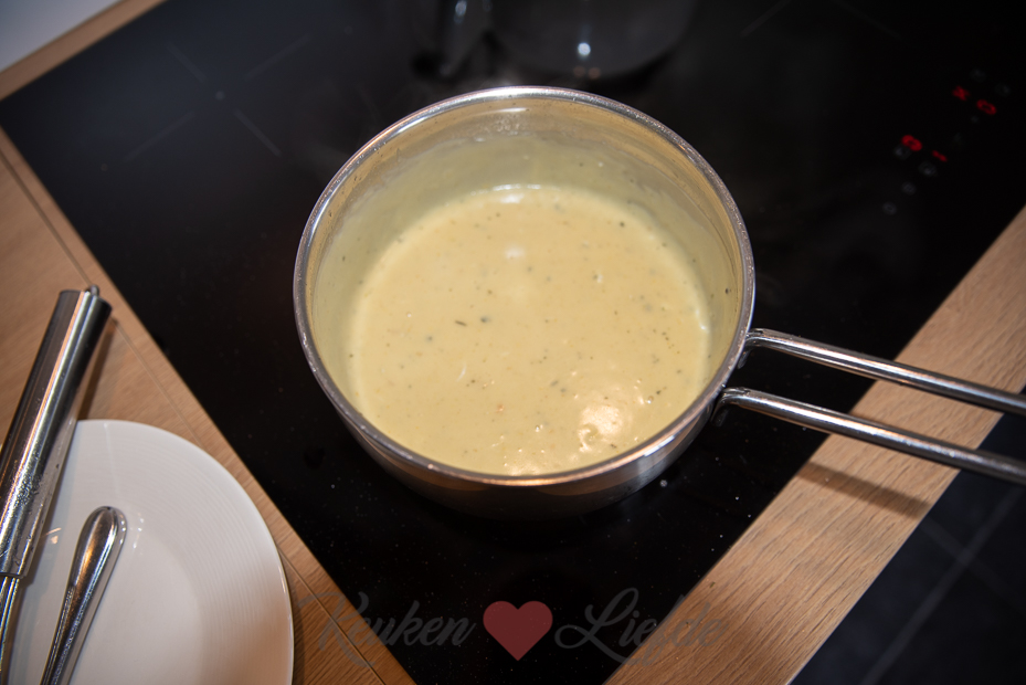 Bloemkoolschotel met vis en kerrieroomsaus Bloemkoolschotel met vis en kerrieroomsaus