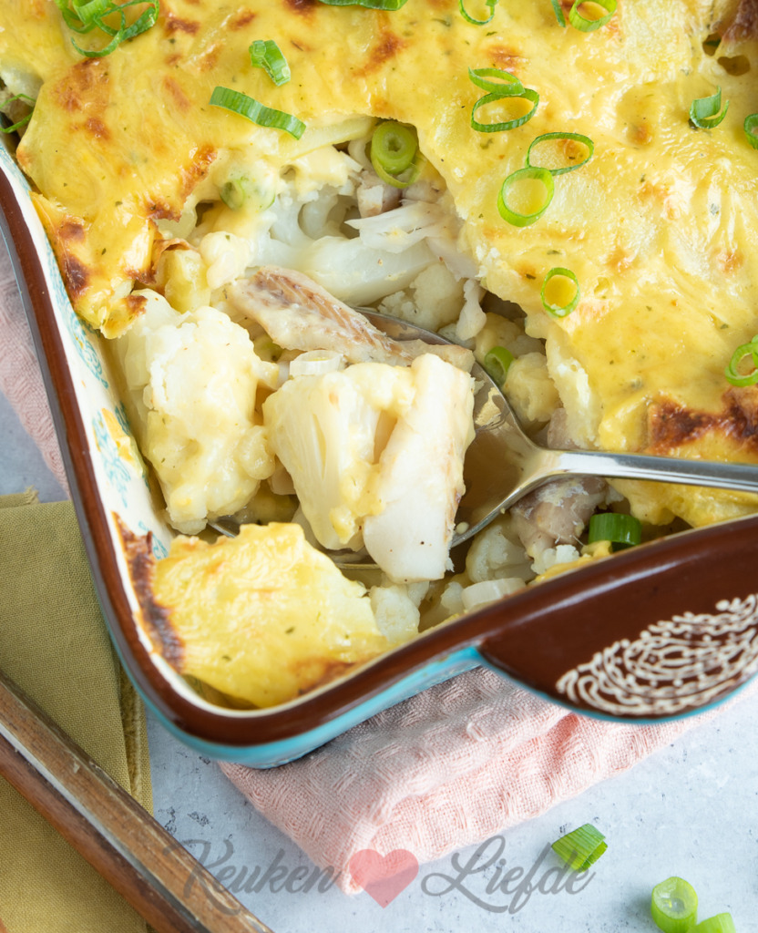 Bloemkoolschotel met vis en kerrieroomsaus Bloemkoolschotel met vis en kerrieroomsaus