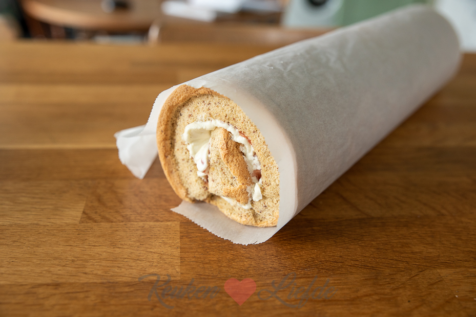 Vanille-aardbeienrol (uit Franse taartjes klein en groot) Vanille-aardbeienrol (uit Franse taartjes klein en groot)