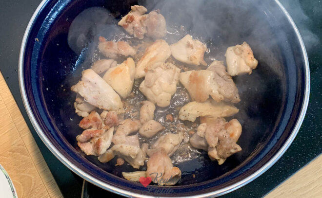 Bak de kip goudbruin