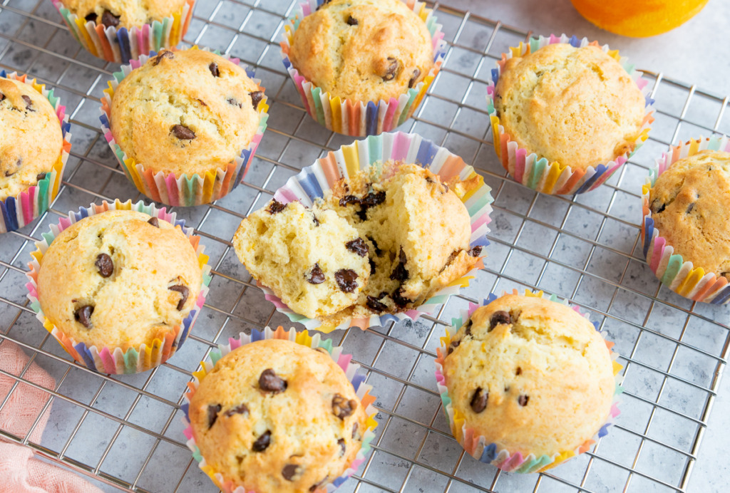 Muffins met sinaasappel en chocolade