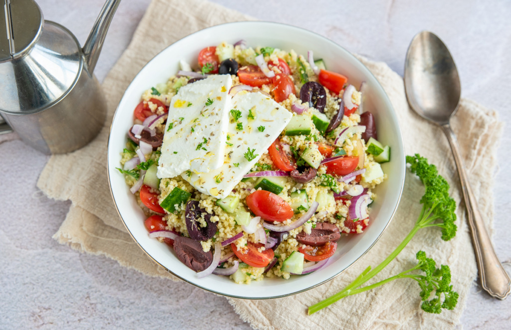 Couscoussalade met komkommer, tomaat en feta