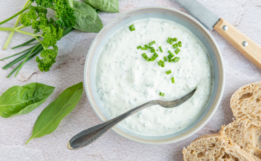 Kwarkdip met tuinkruiden
