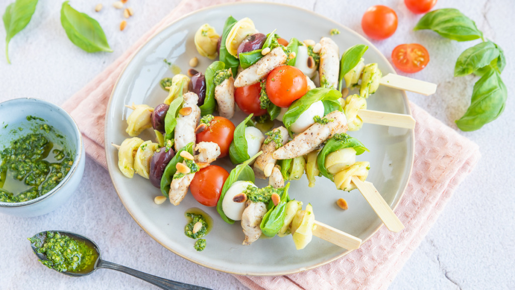 Pastasalade-spiesjes (uit 100 heerlijke hapjes)