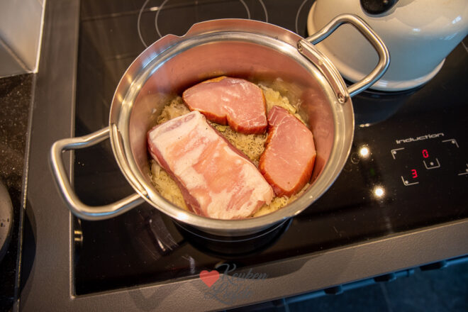 Zuurkool met spek en casselerib